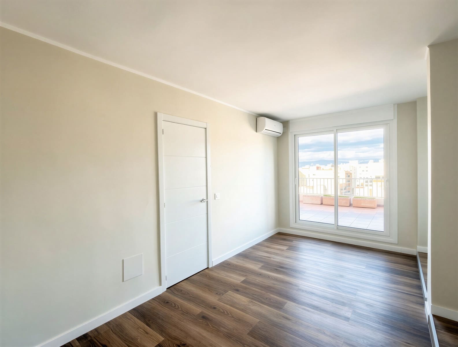 2 bedroom Apartment for sale in L'Arenal / S'Arenal with garage - € 399,000 (Ref: 9372143)