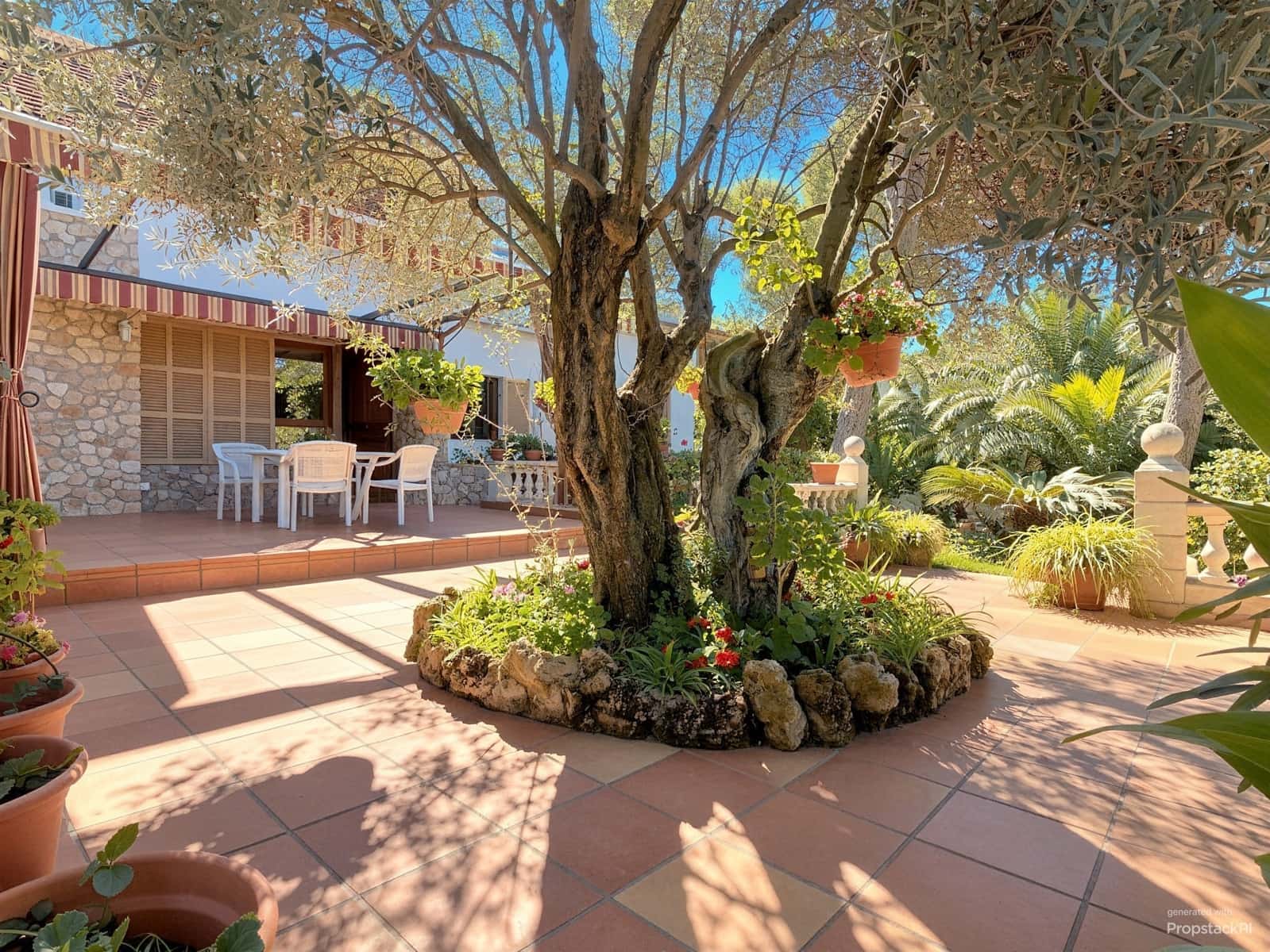 4 bedroom Villa for sale in Palma de Mallorca with pool garage - € 950,000 (Ref: 9378384)