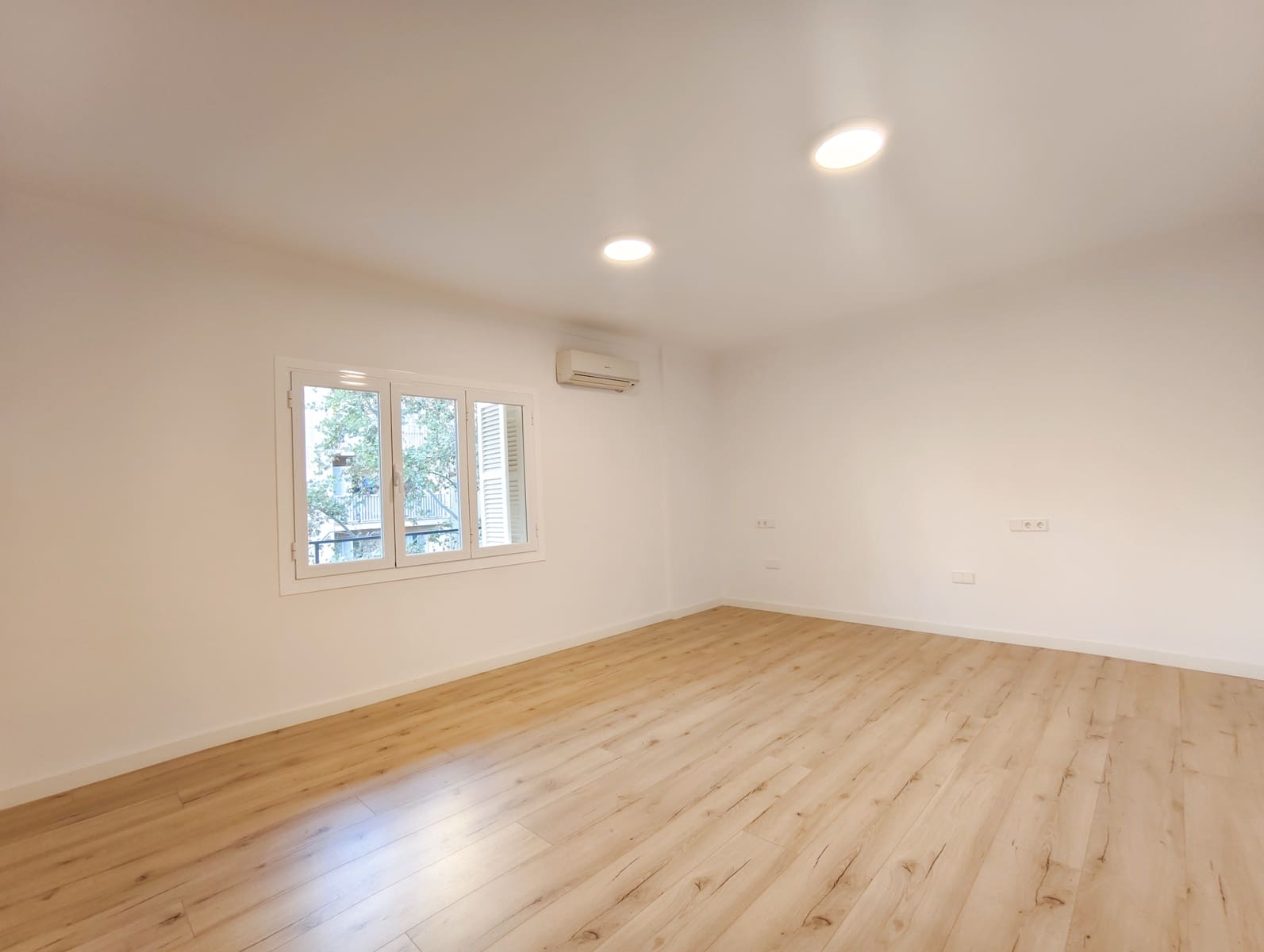 2 bedroom Apartment for rent in Palma de Mallorca - € 1,800 (Ref: 9380068)