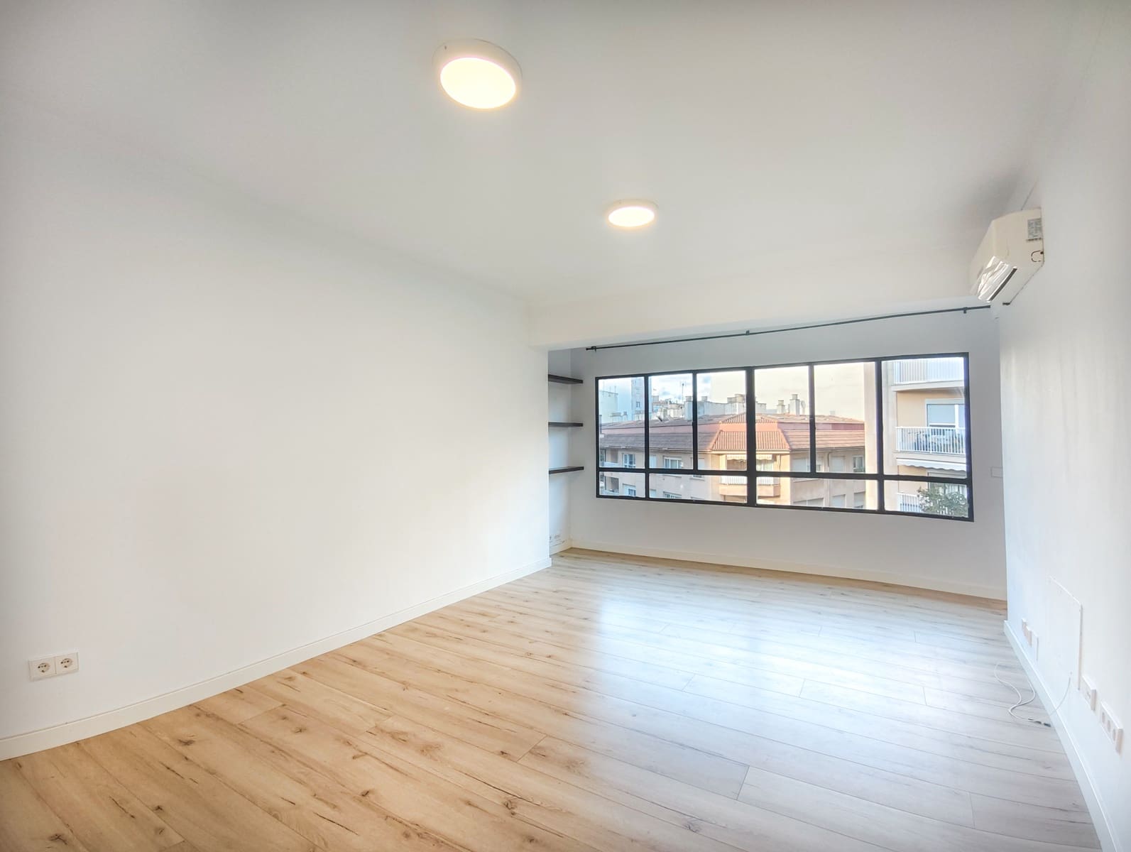 2 bedroom Apartment for rent in Palma de Mallorca - € 1,800 (Ref: 9380068)