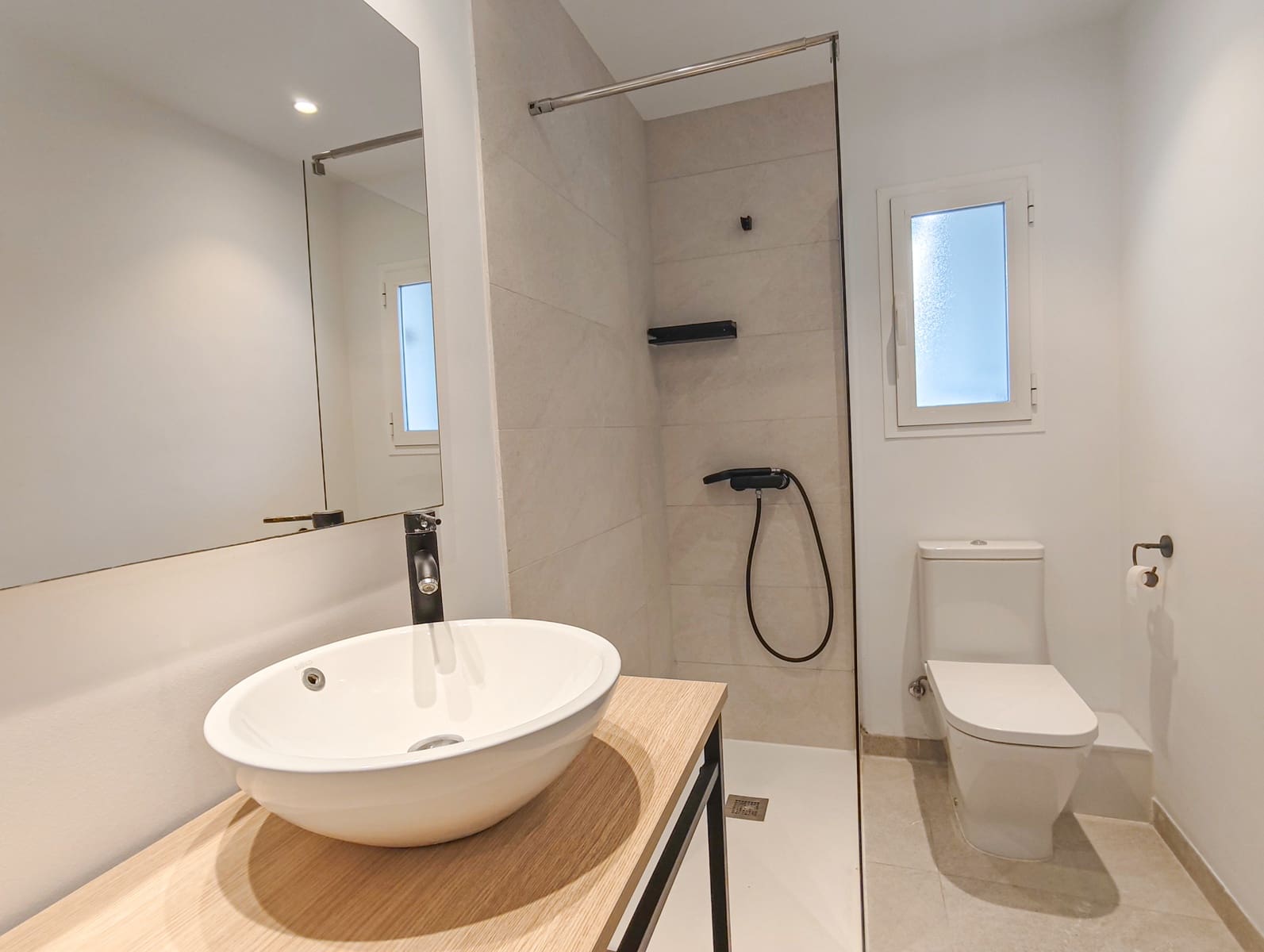 2 bedroom Apartment for rent in Palma de Mallorca - € 1,800 (Ref: 9380068)