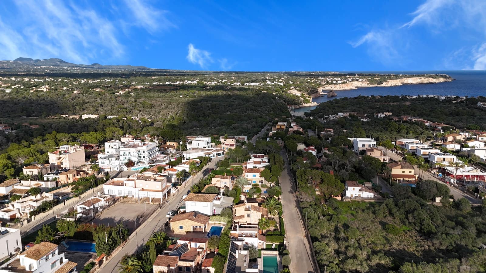 3 bedroom Villa for sale in Cala Llombards with pool - € 1,850,000 (Ref: 9383211)