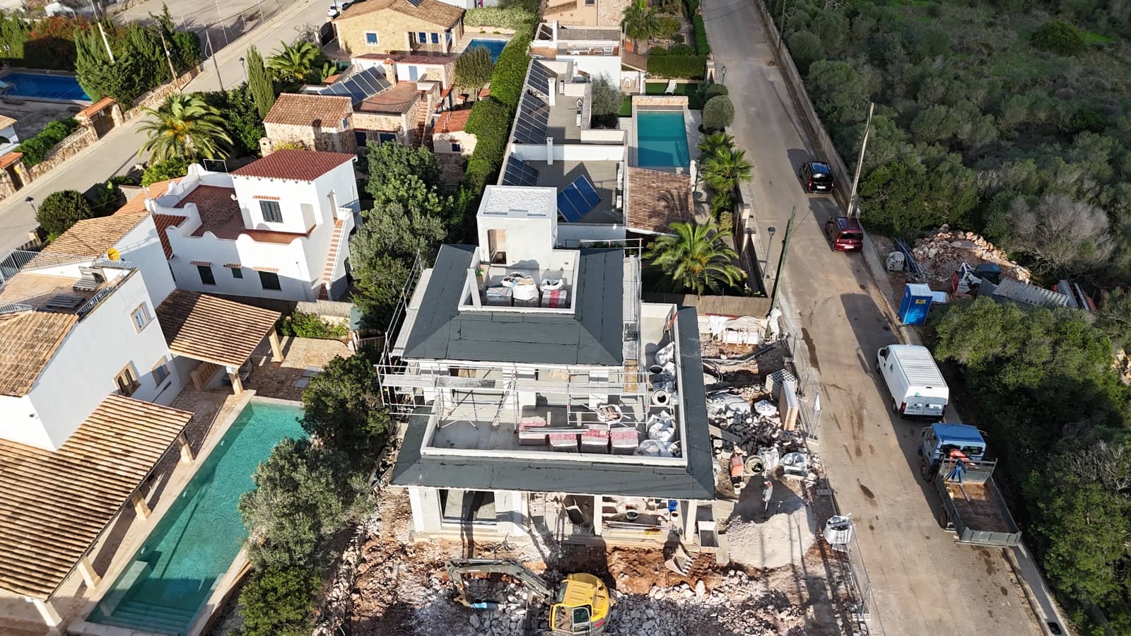 3 bedroom Villa for sale in Cala Llombards with pool - € 1,850,000 (Ref: 9383211)