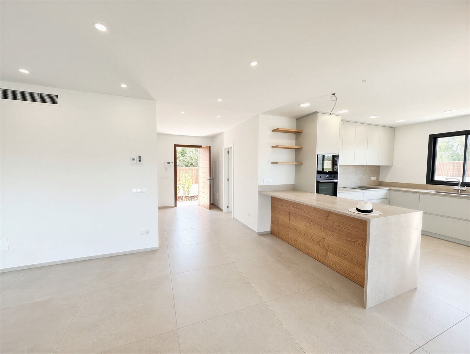 3 bedroom Villa for sale in Cala Llombards with pool - € 1,590,000 (Ref: 9383211)