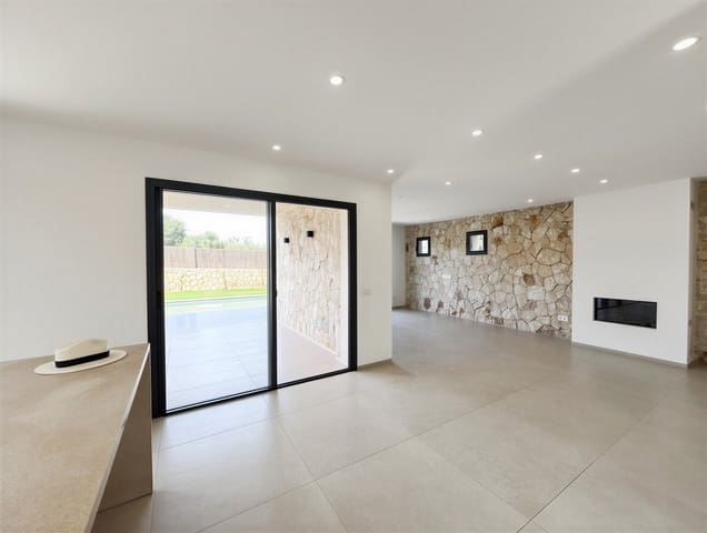 3 bedroom Villa for sale in Cala Llombards, Santanyí with pool - € 1,590,000 (Ref: 9383211)