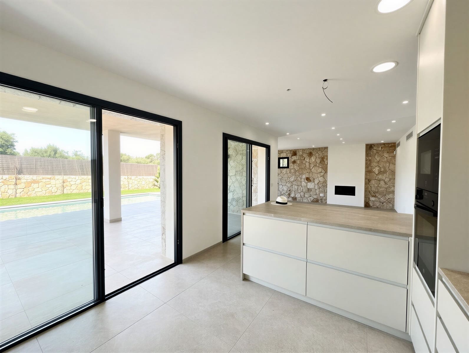 3 bedroom Villa for sale in Cala Llombards with pool - € 1,590,000 (Ref: 9383211)