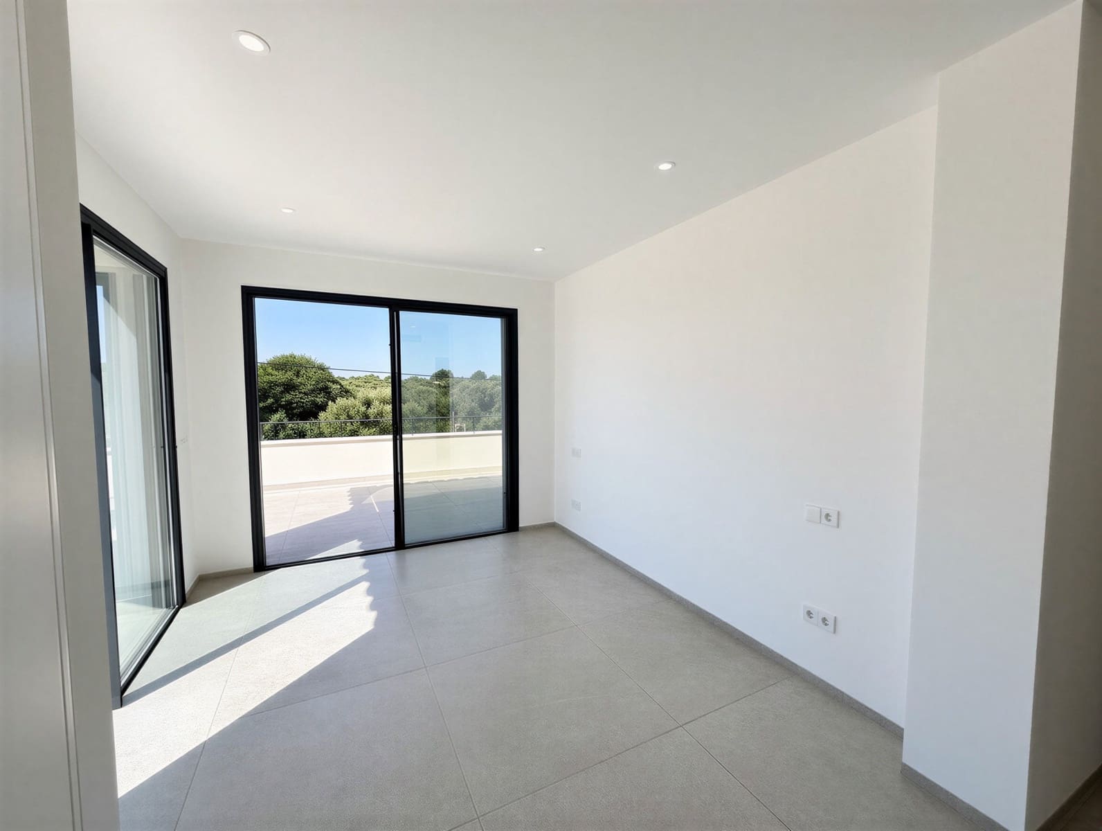 3 bedroom Villa for sale in Cala Llombards with pool - € 1,590,000 (Ref: 9383211)