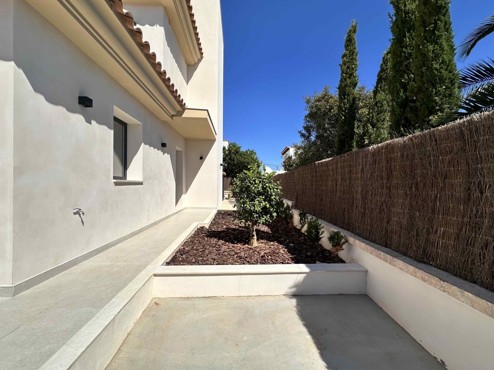 3 bedroom Villa for sale in Cala Llombards with pool - € 1,590,000 (Ref: 9383211)