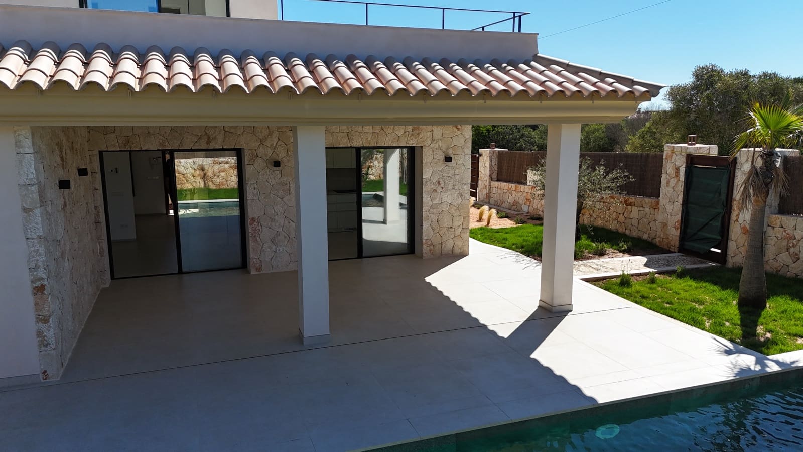 3 bedroom Villa for sale in Cala Llombards with pool - € 1,590,000 (Ref: 9383211)