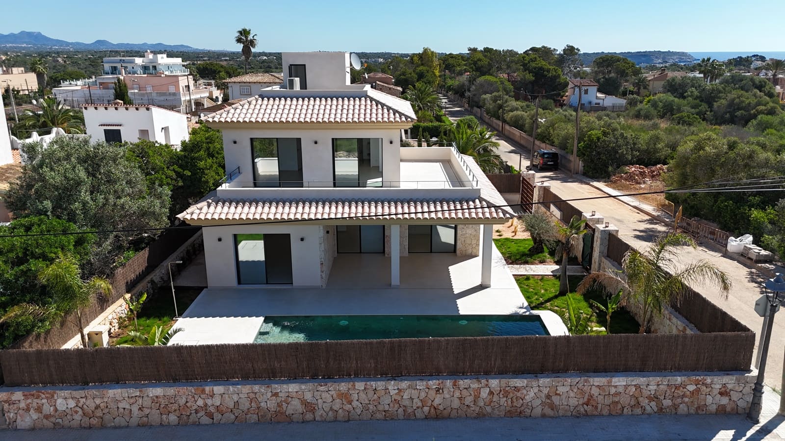 3 bedroom Villa for sale in Cala Llombards with pool - € 1,590,000 (Ref: 9383211)