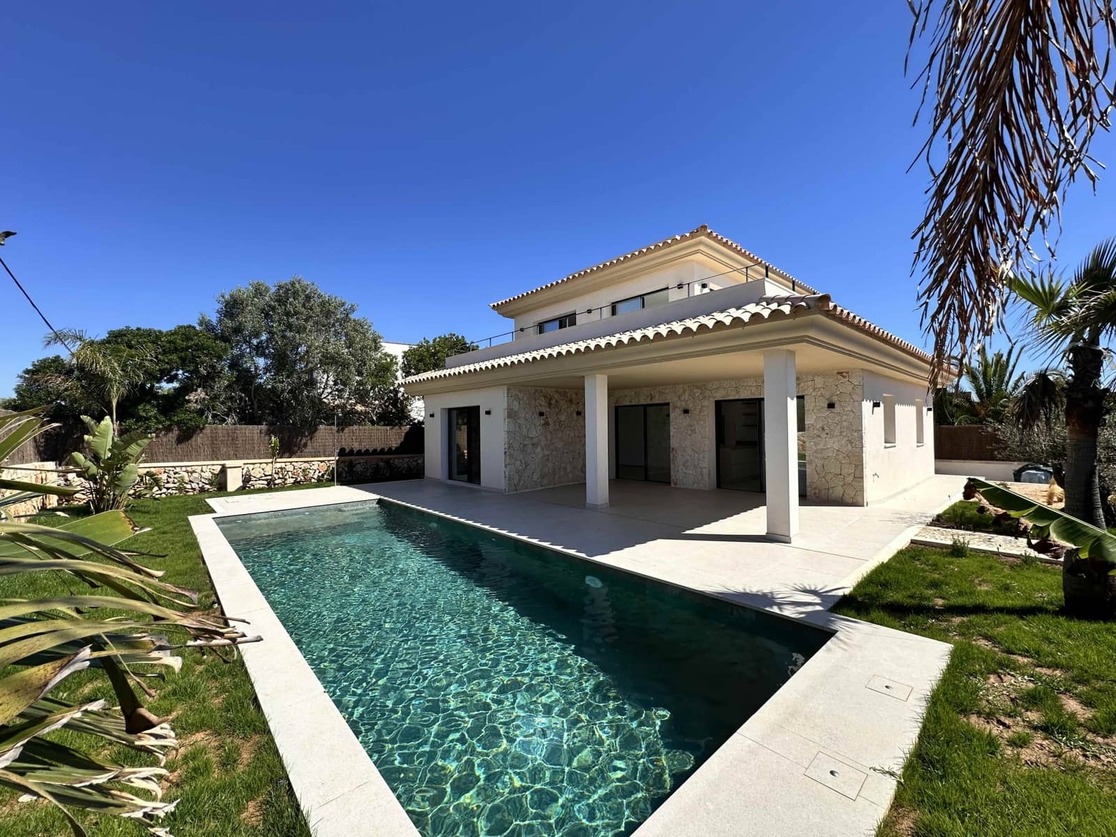 3 bedroom Villa for sale in Cala Llombards with pool - € 1,590,000 (Ref: 9383211)