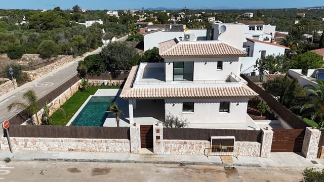 3 bedroom Villa for sale in Cala Llombards, Santanyí with pool - € 1,590,000 (Ref: 9383211)