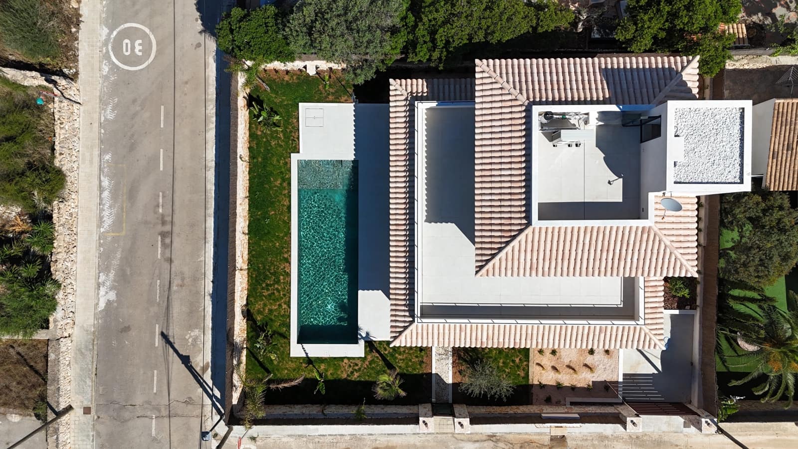 3 bedroom Villa for sale in Cala Llombards with pool - € 1,590,000 (Ref: 9383211)