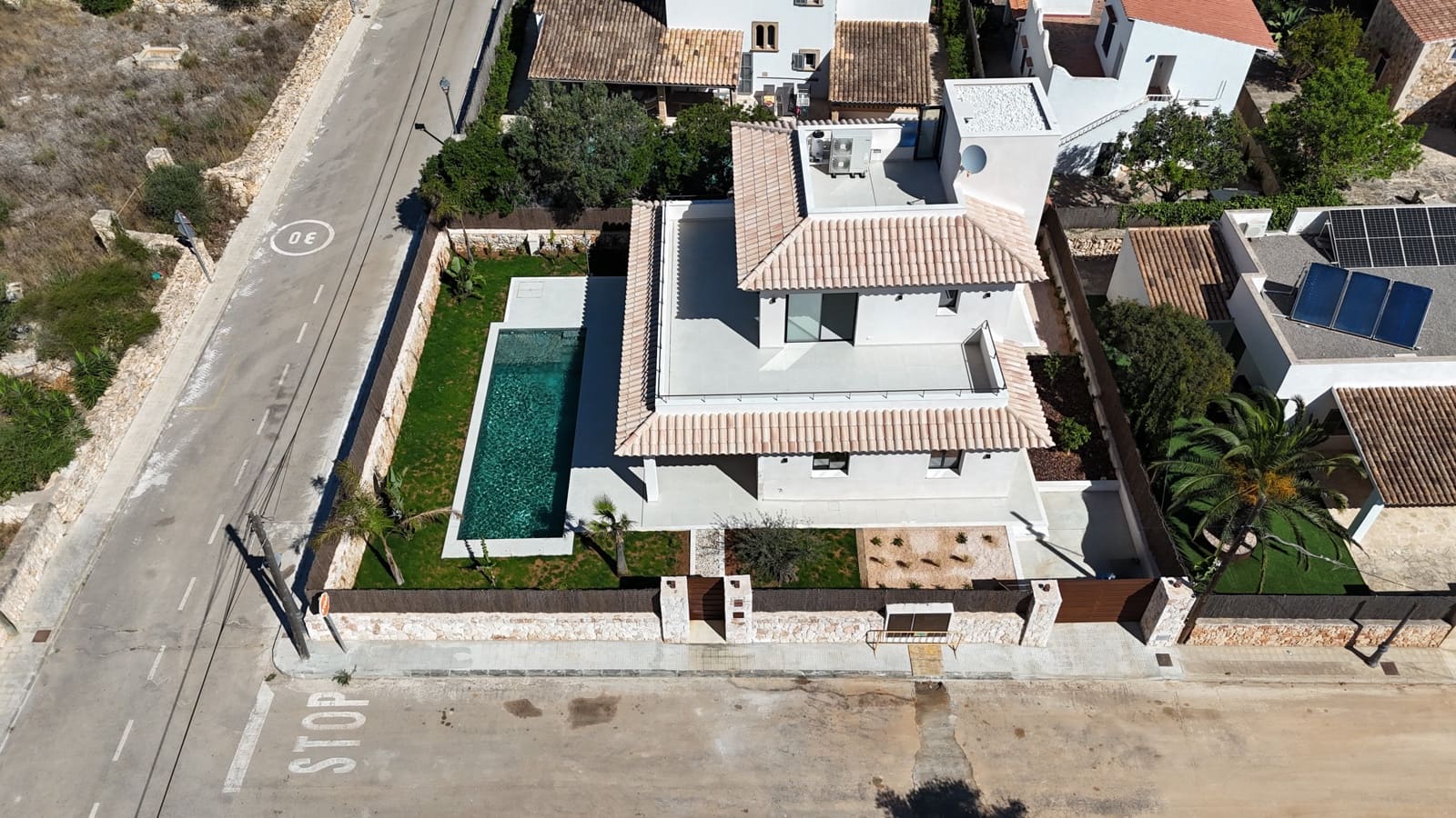 3 bedroom Villa for sale in Cala Llombards with pool - € 1,590,000 (Ref: 9383211)
