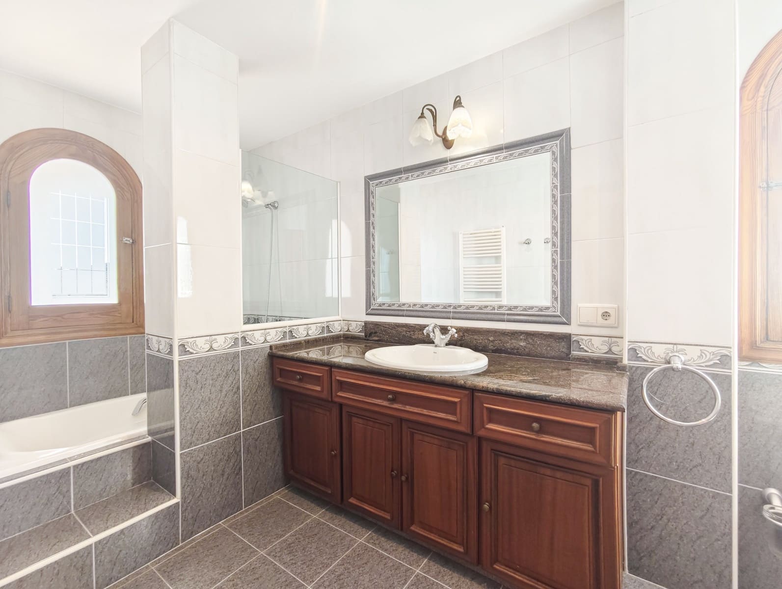 4 bedroom Townhouse for sale in Marratxi with pool garage - € 895,000 (Ref: 9390023)