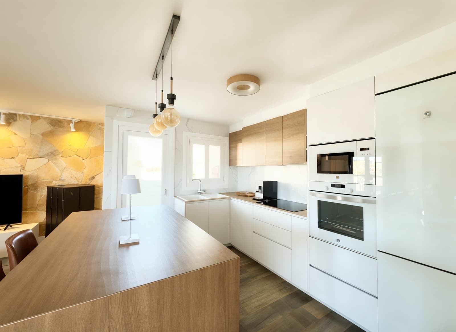 4 slaapkamer Appartement te huur in Palma de Mallorca - € 2.700 (Ref: 9399818)