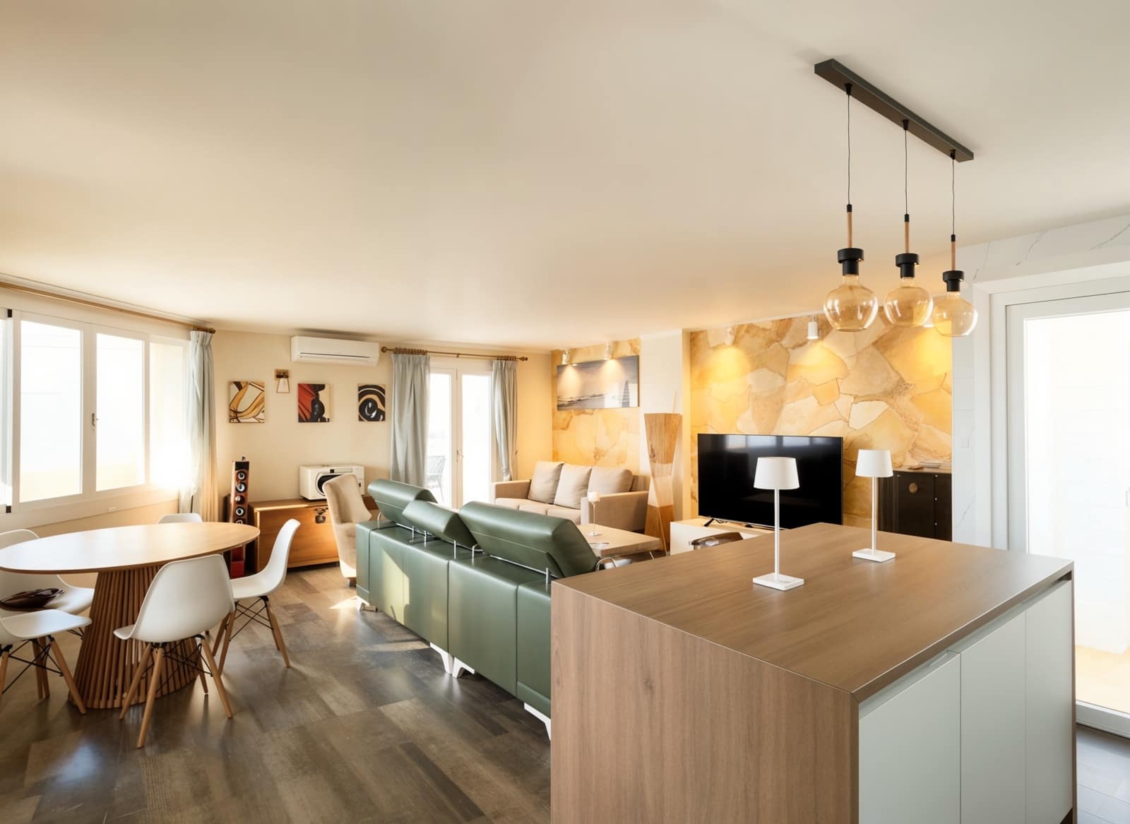 4 slaapkamer Appartement te huur in Palma de Mallorca - € 2.700 (Ref: 9399818)