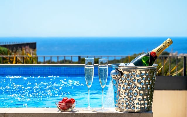 2 slaapkamer Penthouse te koop in Santa Ponsa, Calvià met zwembad garage - € 2.390.000 (Ref: 9426501)