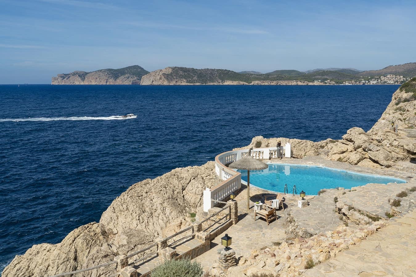 3 bedroom Apartment for sale in Santa Ponsa with pool garage - € 1,495,000 (Ref: 9427559)