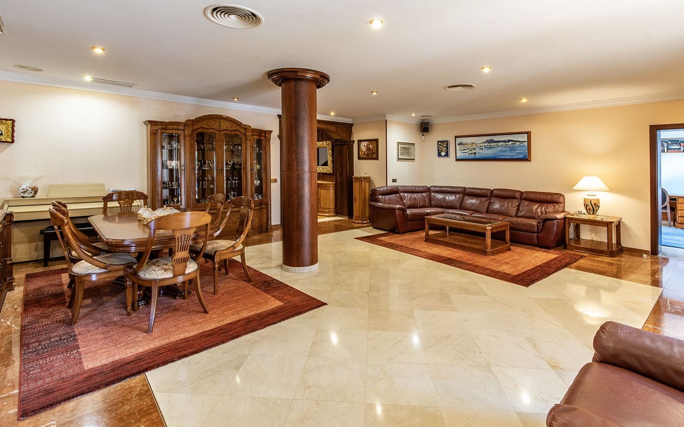 5 bedroom Villa for sale in El Toro / Port Adriano with pool garage - € 2,500,000 (Ref: 9432006)