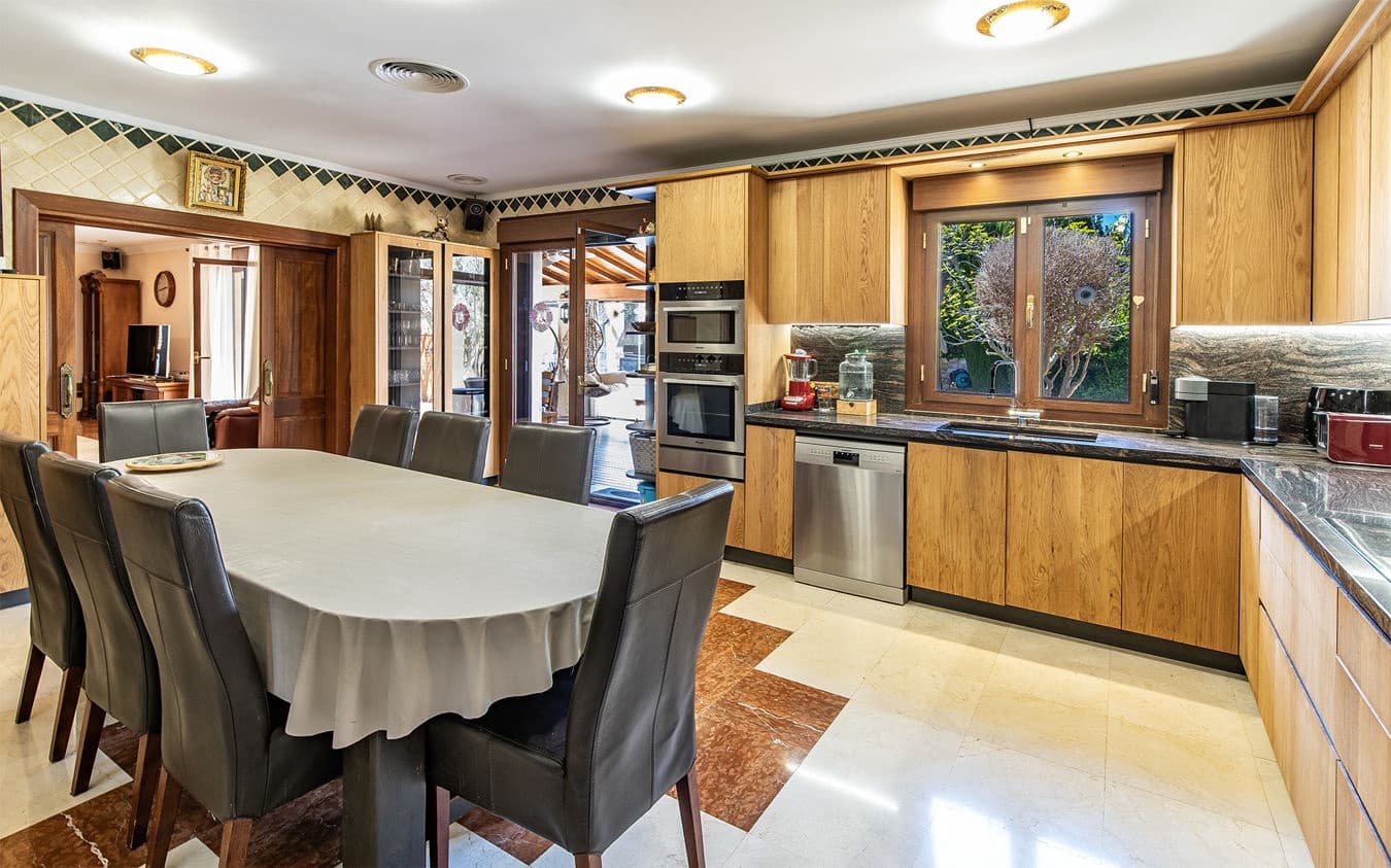 5 bedroom Villa for sale in El Toro / Port Adriano with pool garage - € 2,500,000 (Ref: 9432006)