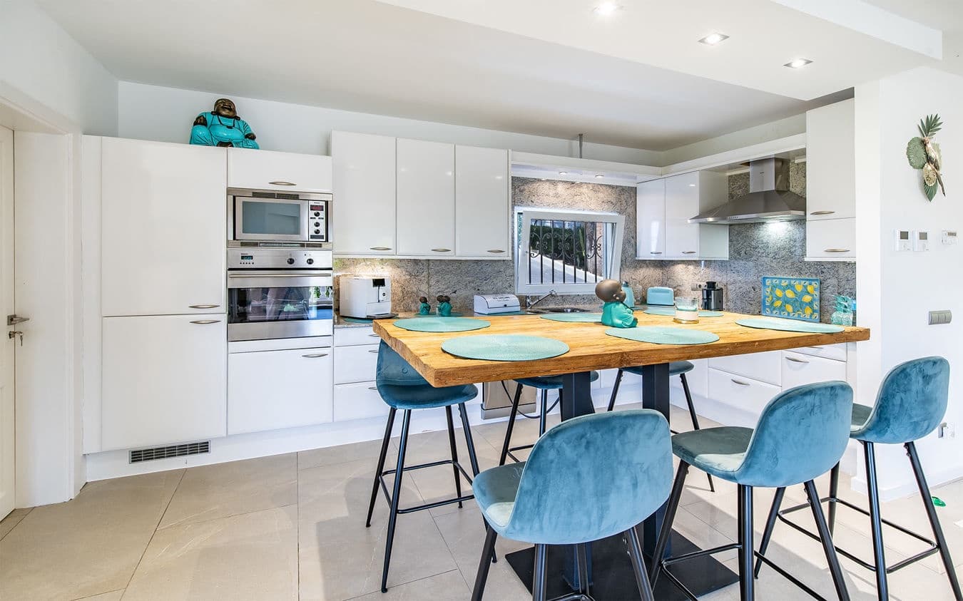 4 bedroom Villa for sale in Costa de la Calma with pool garage - € 2,290,000 (Ref: 9432007)