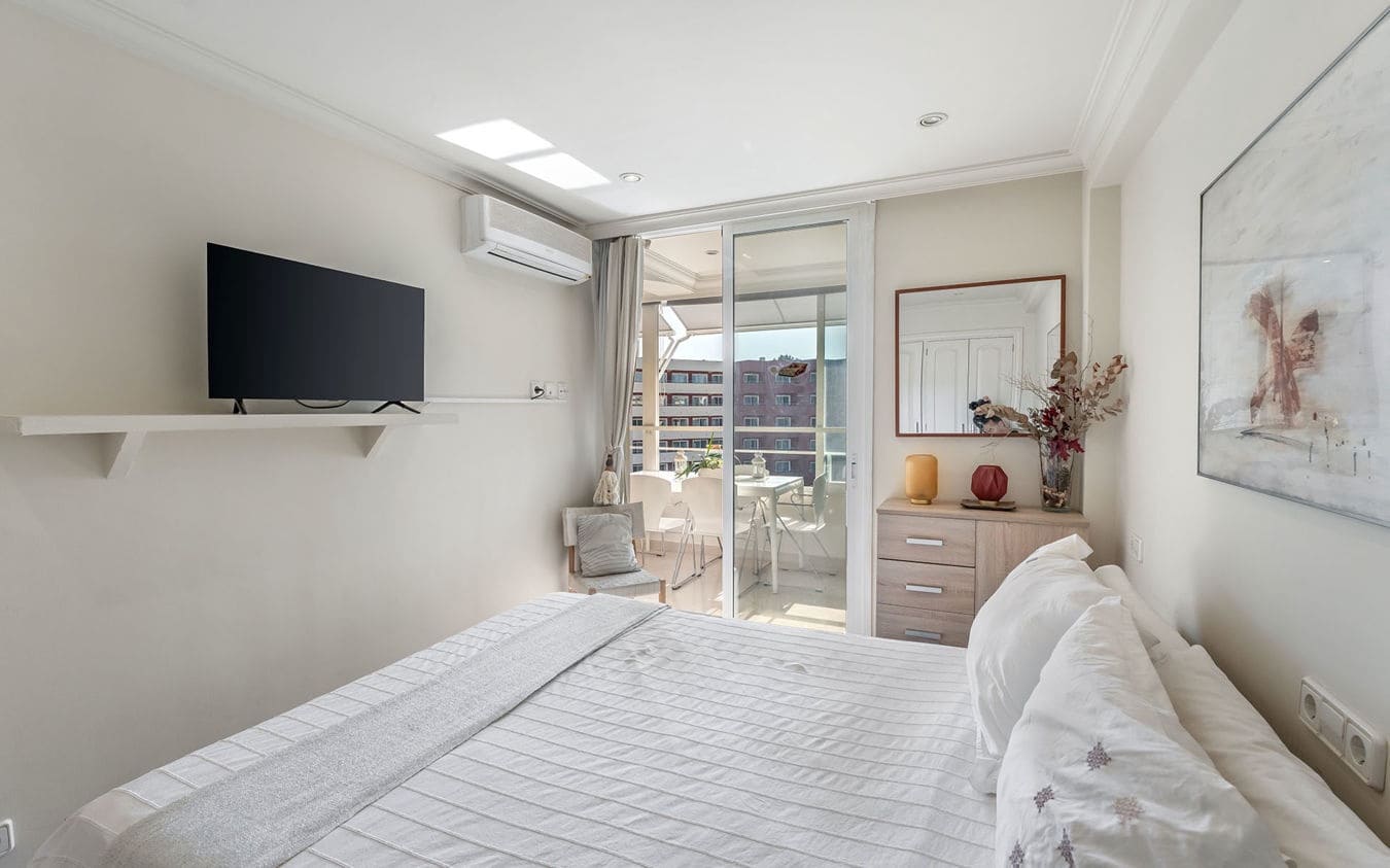 2 bedroom Apartment for sale in Portals Nous with garage - € 395,000 (Ref: 9432437)