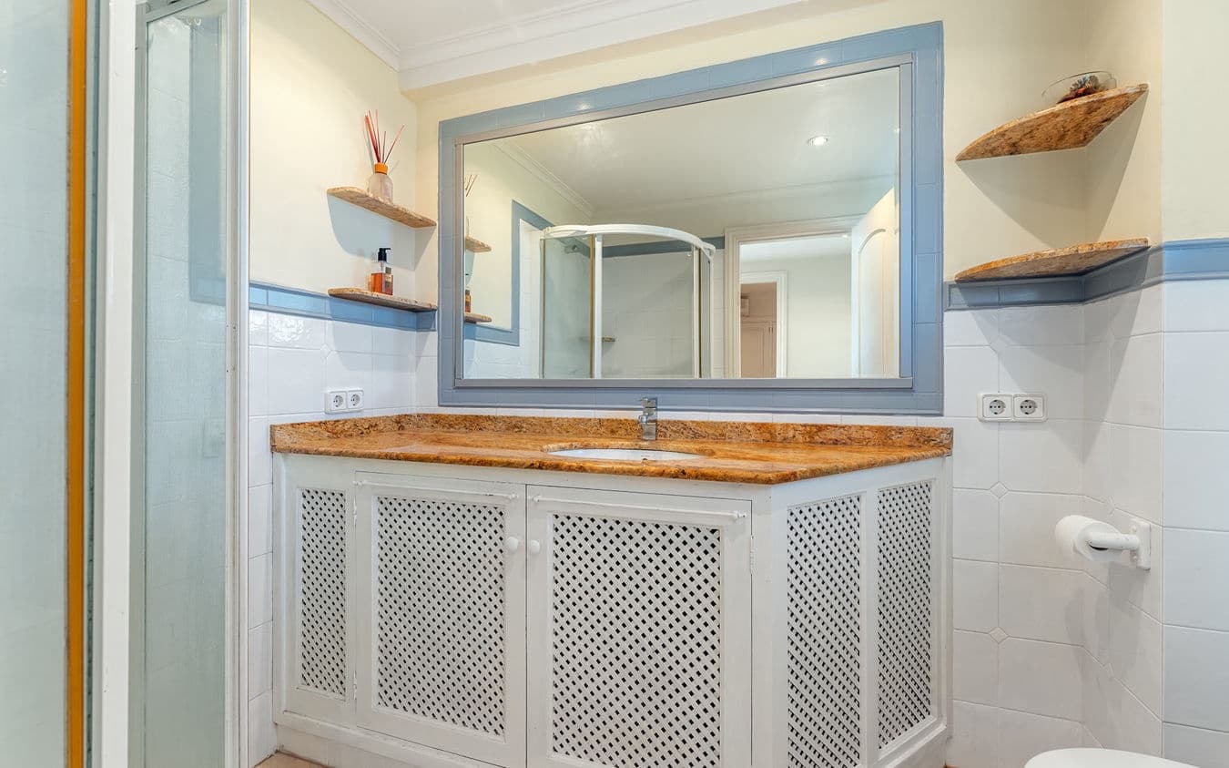 2 bedroom Apartment for sale in Portals Nous with garage - € 395,000 (Ref: 9432437)