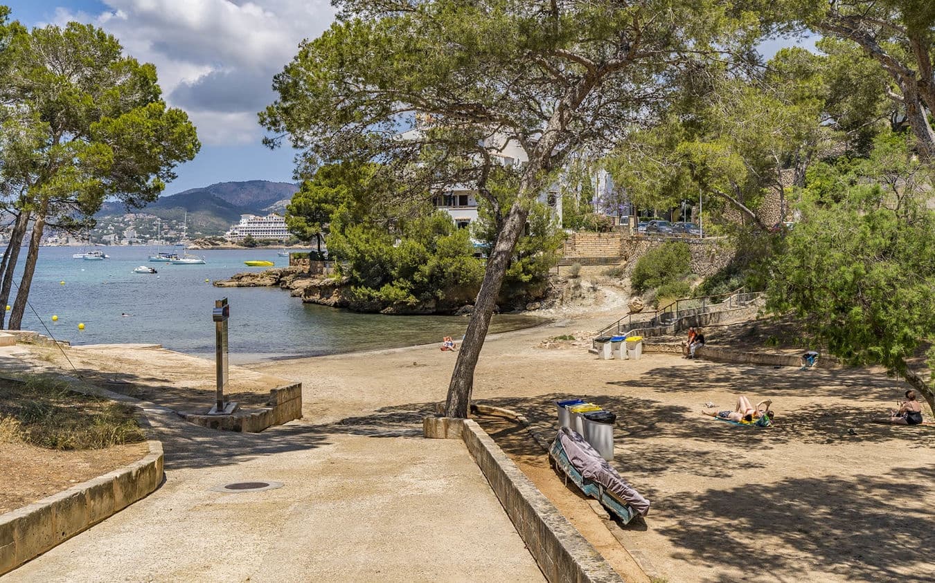 3 sypialnia Dom szeregowy na sprzedaż w Santa Ponsa z basenem garażem - 740 000 € (Ref: 9432534)