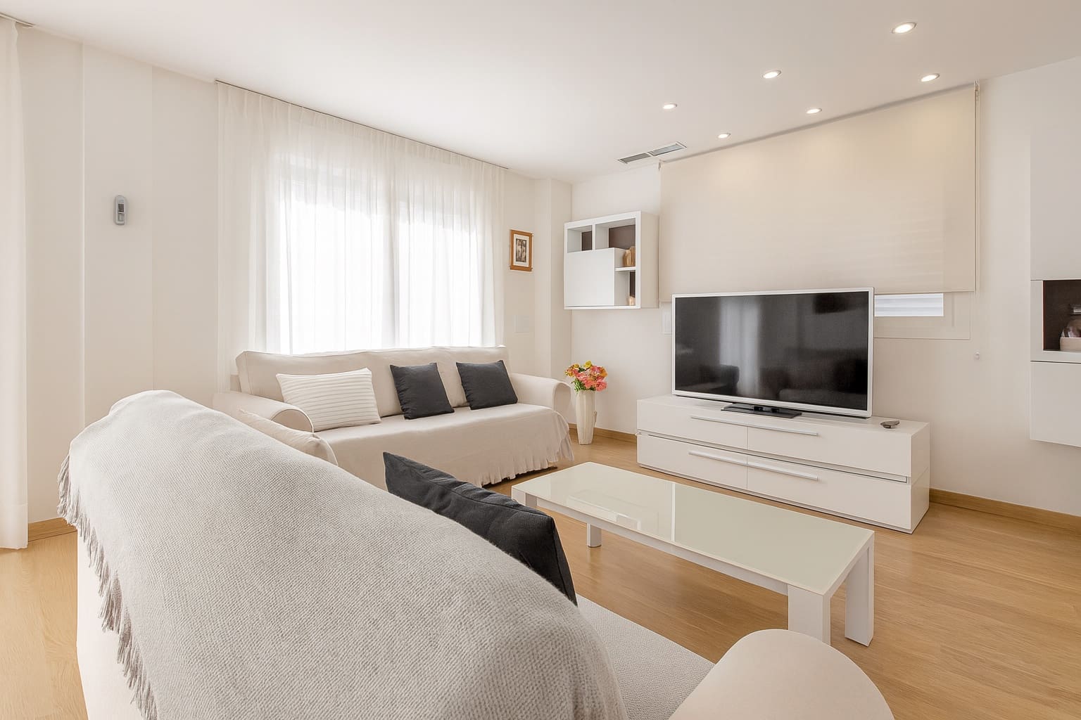 2 bedroom Apartment for rent in Cala Millor with pool - € 2,800 (Ref: 9442006)