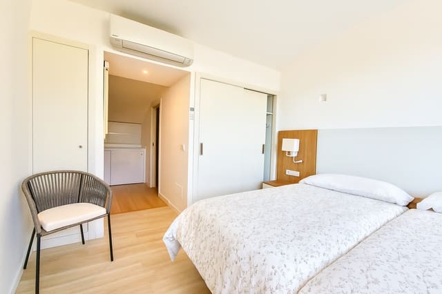 1 soveværelse Lejlighed til leje i Cala Millor, Son Servera med swimmingpool - € 1.500 (Ref: 9442007)