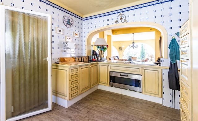 4 sypialnia Willa na sprzedaż w Costa de la Calma, Calvià z basenem garażem - 1 500 000 € (Ref: 9444754)