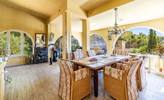 4 sypialnia Willa na sprzedaż w Costa de la Calma, Calvià z basenem garażem - 1 500 000 € (Ref: 9444754)