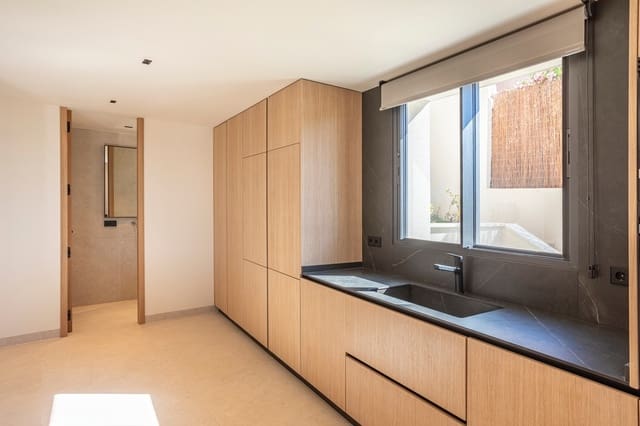 3 soverom Villa til salgs i Santa Ponsa, Calvià med svømmebasseng garasje - € 2 980 000 (Ref: 9444981)