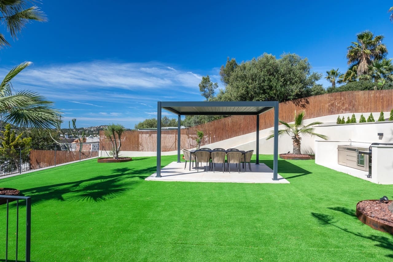 3 bedroom Villa for sale in Santa Ponsa with pool garage - € 2,980,000 (Ref: 9444981)