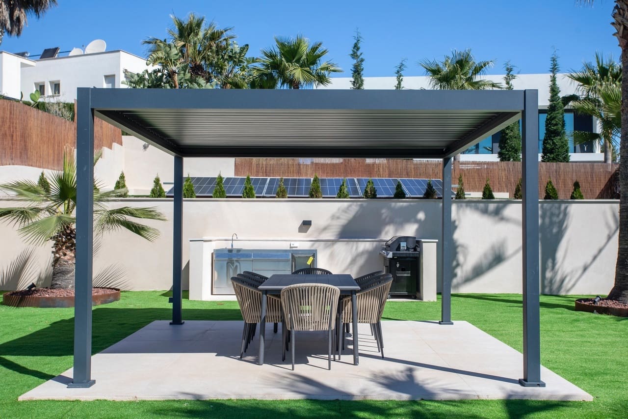 3 bedroom Villa for sale in Santa Ponsa with pool garage - € 2,980,000 (Ref: 9444981)