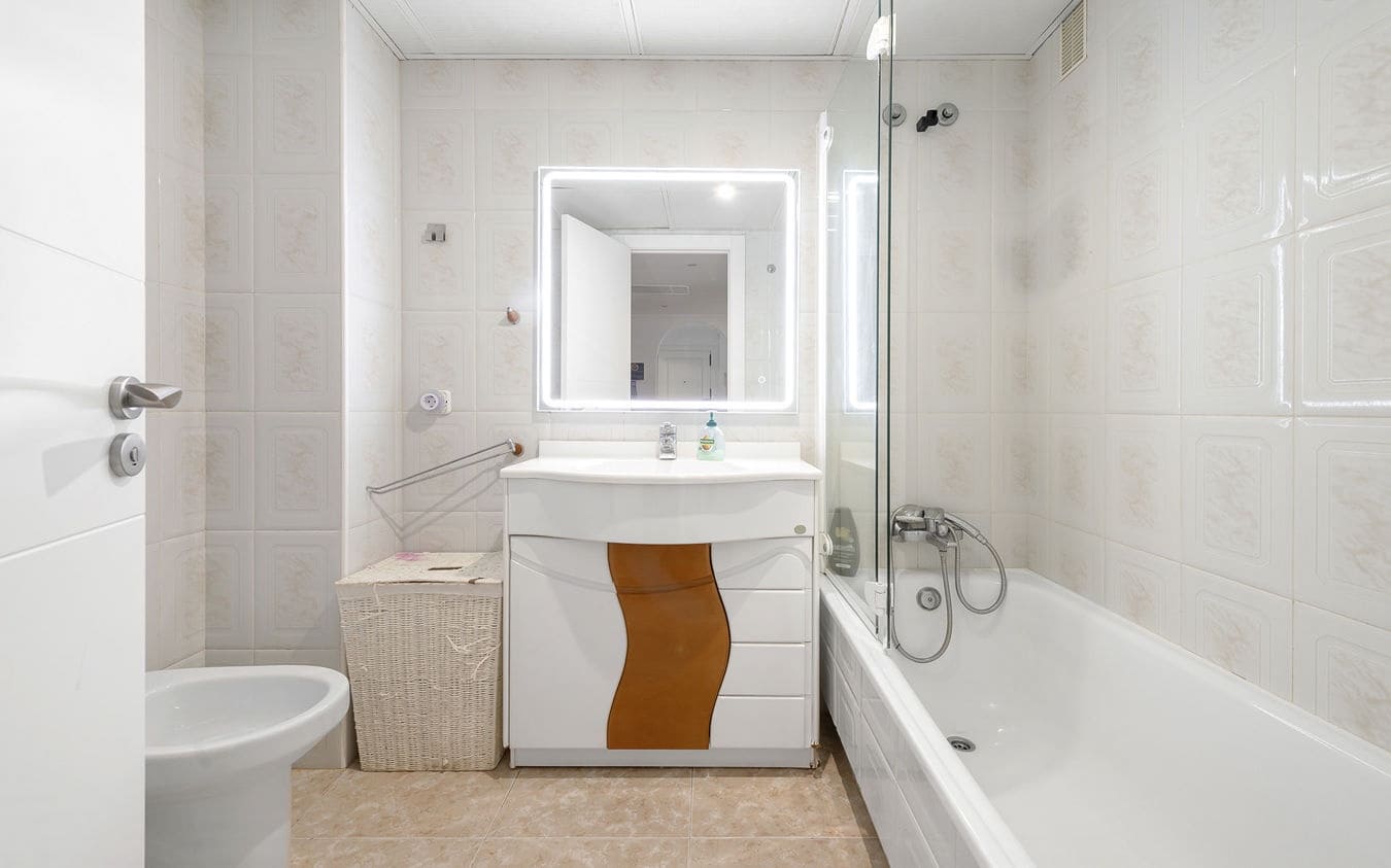 3 makuuhuone Huoneisto myytävänä paikassa El Toro / Port Adriano mukana uima-altaan 
autotalli - 1 250 000 € (Ref: 9445515)