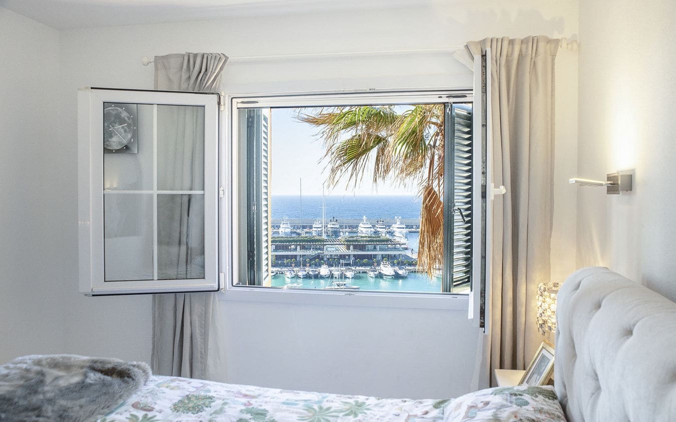 3 makuuhuone Huoneisto myytävänä paikassa El Toro / Port Adriano mukana uima-altaan 
autotalli - 1 250 000 € (Ref: 9445515)