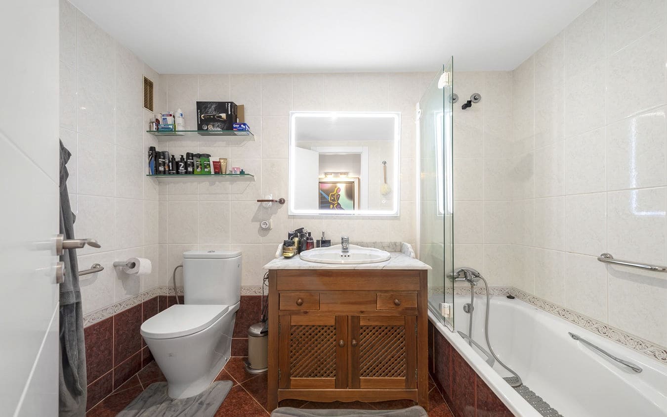 3 makuuhuone Huoneisto myytävänä paikassa El Toro / Port Adriano mukana uima-altaan 
autotalli - 1 250 000 € (Ref: 9445515)