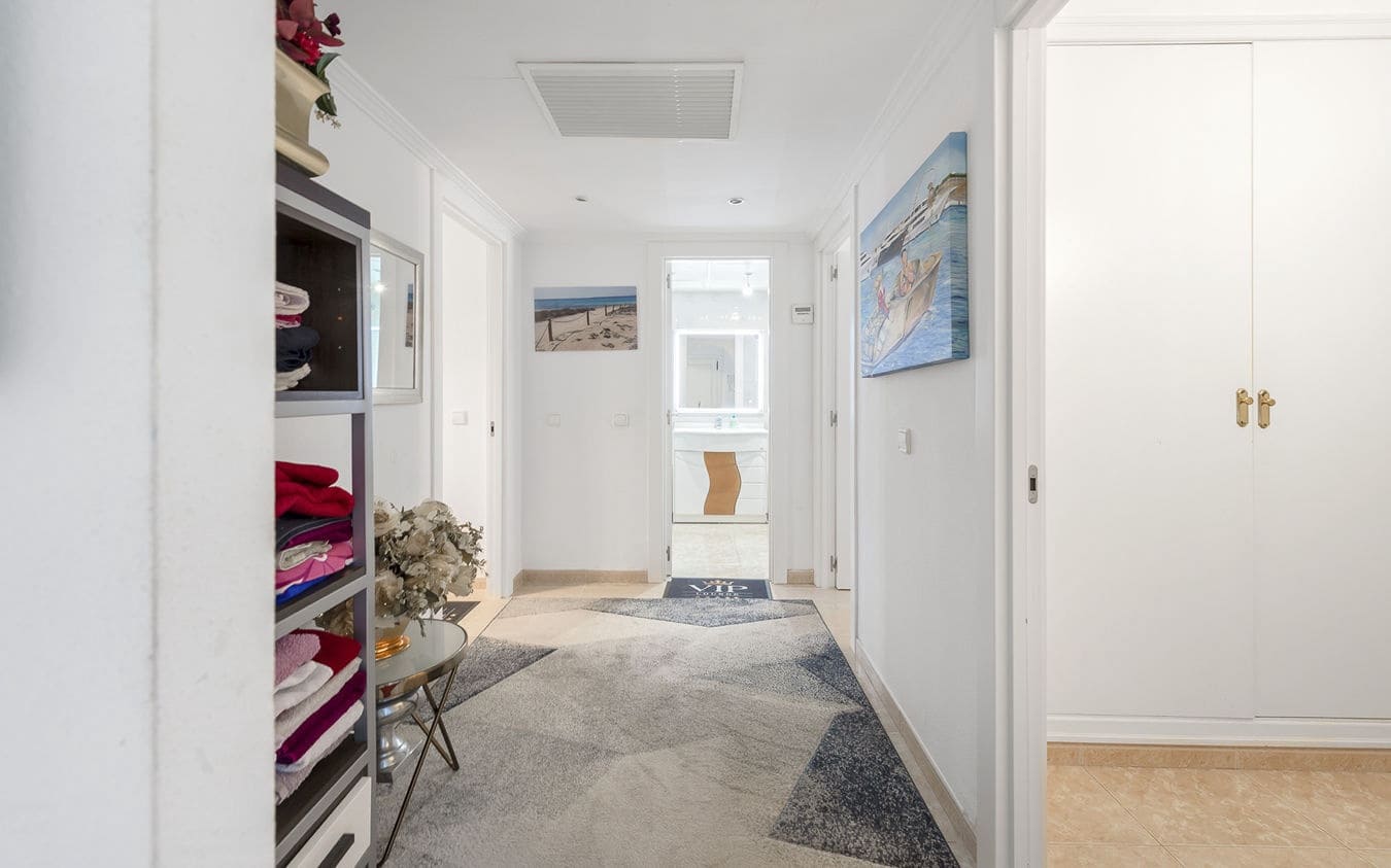 3 makuuhuone Huoneisto myytävänä paikassa El Toro / Port Adriano mukana uima-altaan 
autotalli - 1 250 000 € (Ref: 9445515)