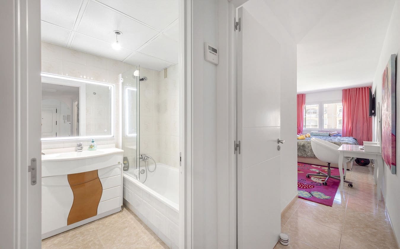 3 makuuhuone Huoneisto myytävänä paikassa El Toro / Port Adriano mukana uima-altaan 
autotalli - 1 250 000 € (Ref: 9445515)