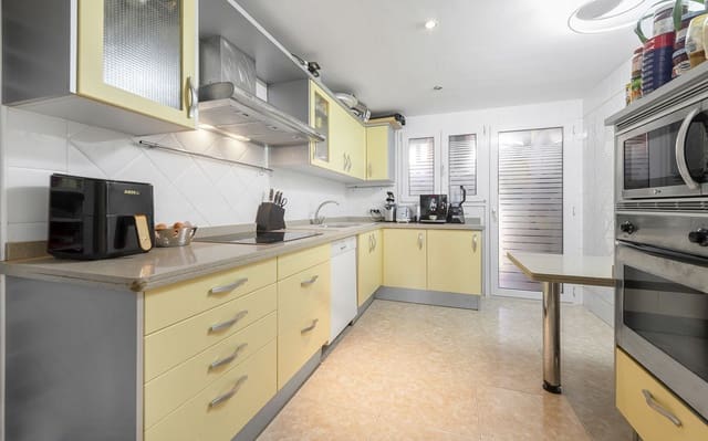 3 makuuhuone Huoneisto myytävänä paikassa El Toro / Port Adriano, Calvià mukana uima-altaan 
autotalli - 1 250 000 € (Ref: 9445515)