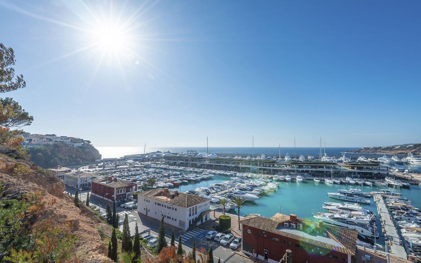 3 makuuhuone Huoneisto myytävänä paikassa El Toro / Port Adriano mukana uima-altaan 
autotalli - 1 250 000 € (Ref: 9445515)