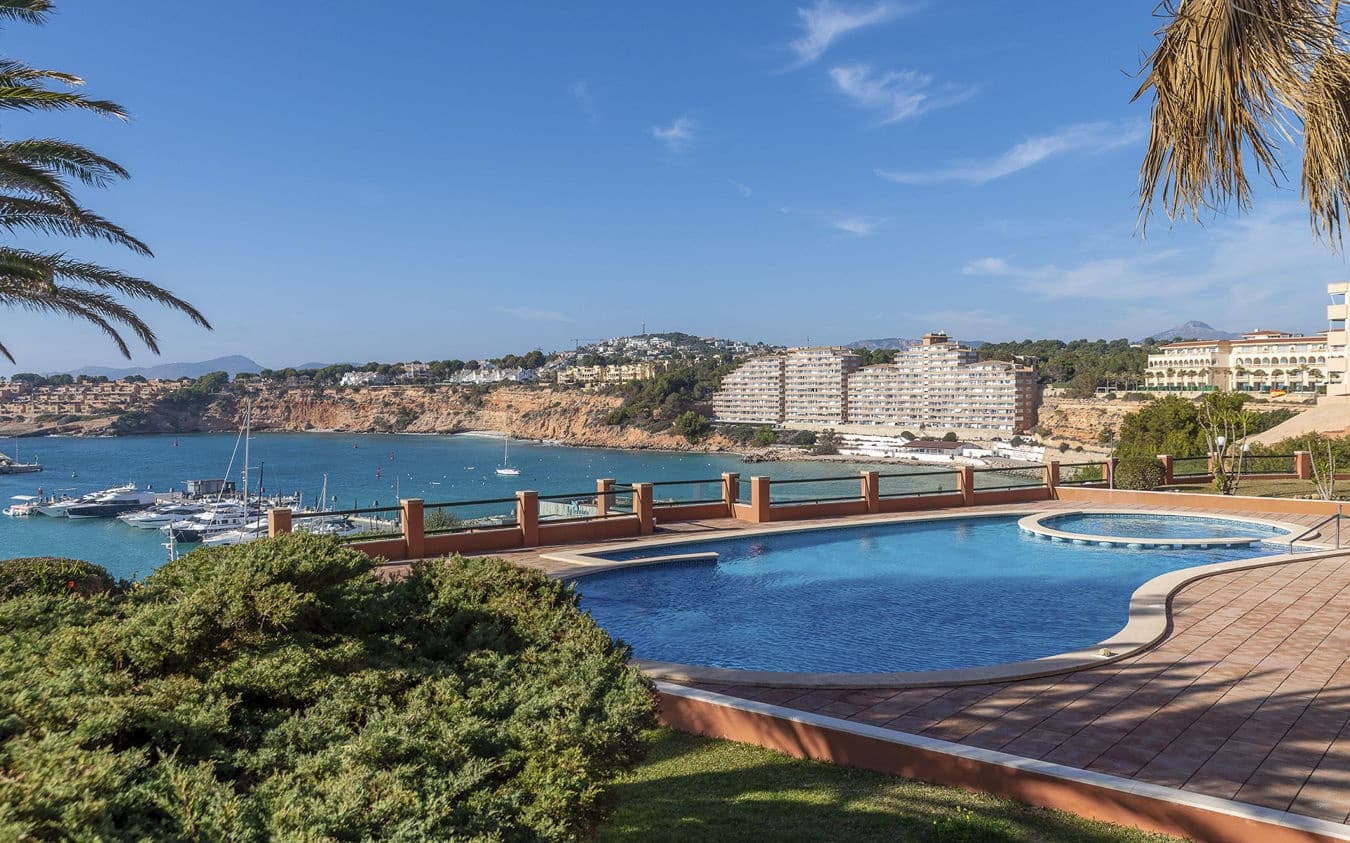 3 makuuhuone Huoneisto myytävänä paikassa El Toro / Port Adriano mukana uima-altaan 
autotalli - 1 250 000 € (Ref: 9445515)