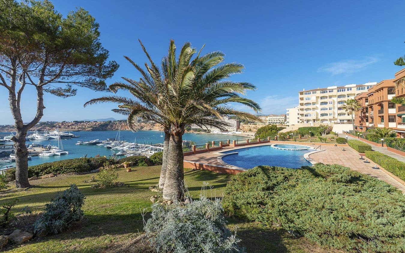 3 makuuhuone Huoneisto myytävänä paikassa El Toro / Port Adriano mukana uima-altaan 
autotalli - 1 250 000 € (Ref: 9445515)