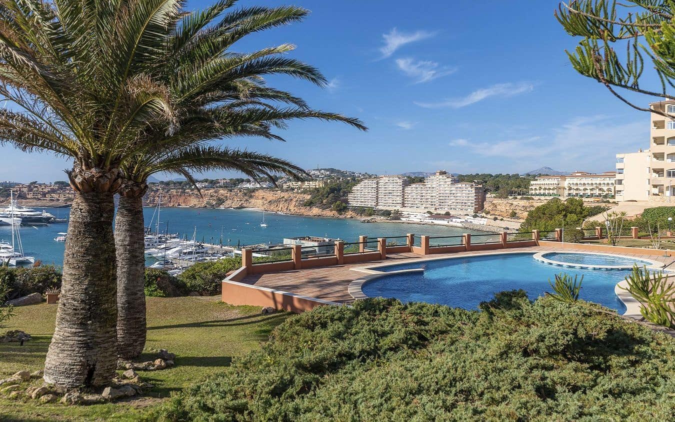 3 makuuhuone Huoneisto myytävänä paikassa El Toro / Port Adriano mukana uima-altaan 
autotalli - 1 250 000 € (Ref: 9445515)