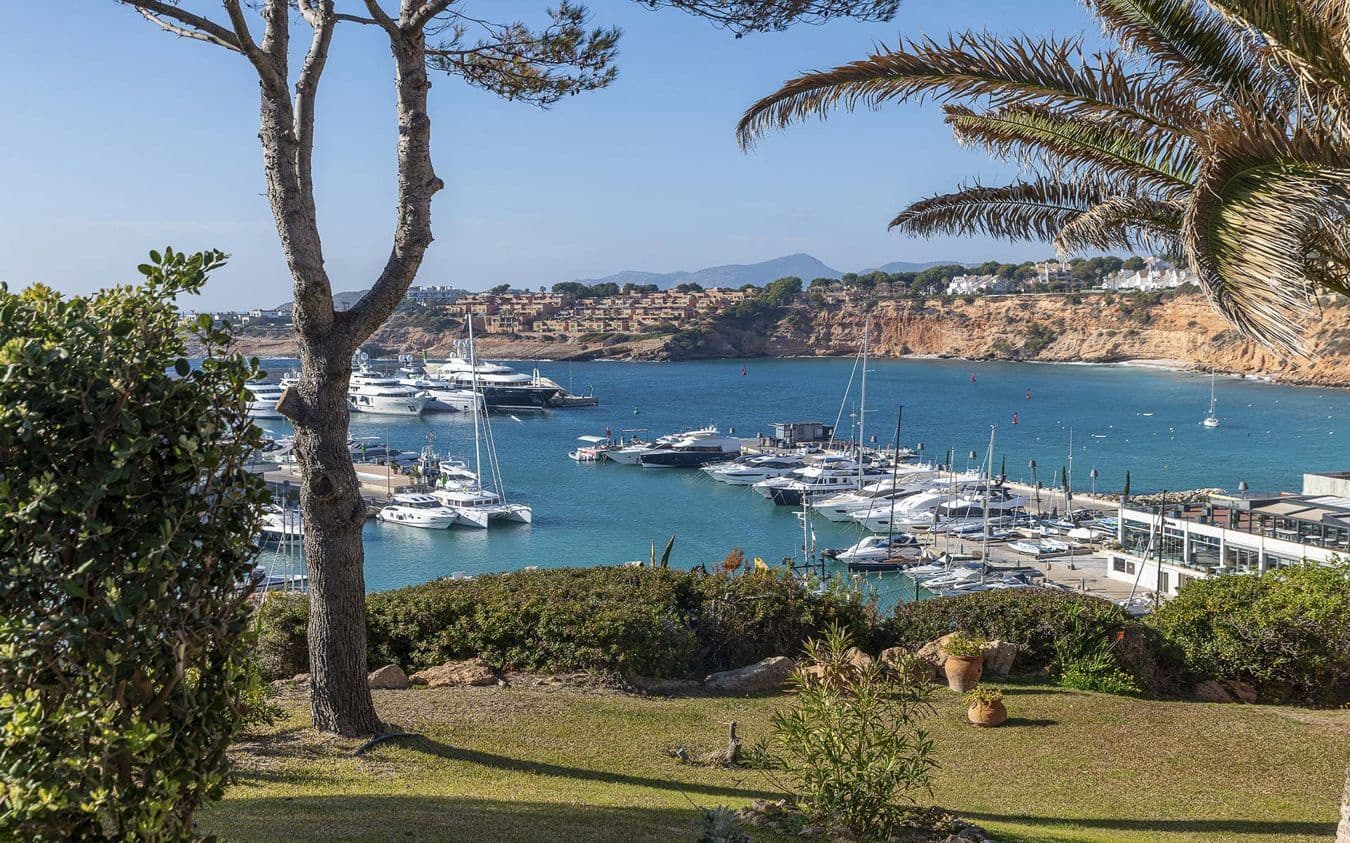 3 makuuhuone Huoneisto myytävänä paikassa El Toro / Port Adriano mukana uima-altaan 
autotalli - 1 250 000 € (Ref: 9445515)