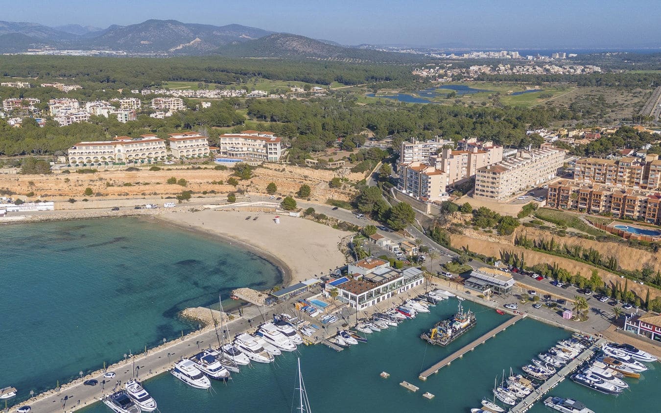 3 makuuhuone Huoneisto myytävänä paikassa El Toro / Port Adriano mukana uima-altaan 
autotalli - 1 250 000 € (Ref: 9445515)