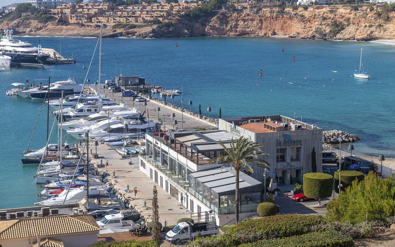 3 makuuhuone Huoneisto myytävänä paikassa El Toro / Port Adriano mukana uima-altaan 
autotalli - 1 250 000 € (Ref: 9445515)