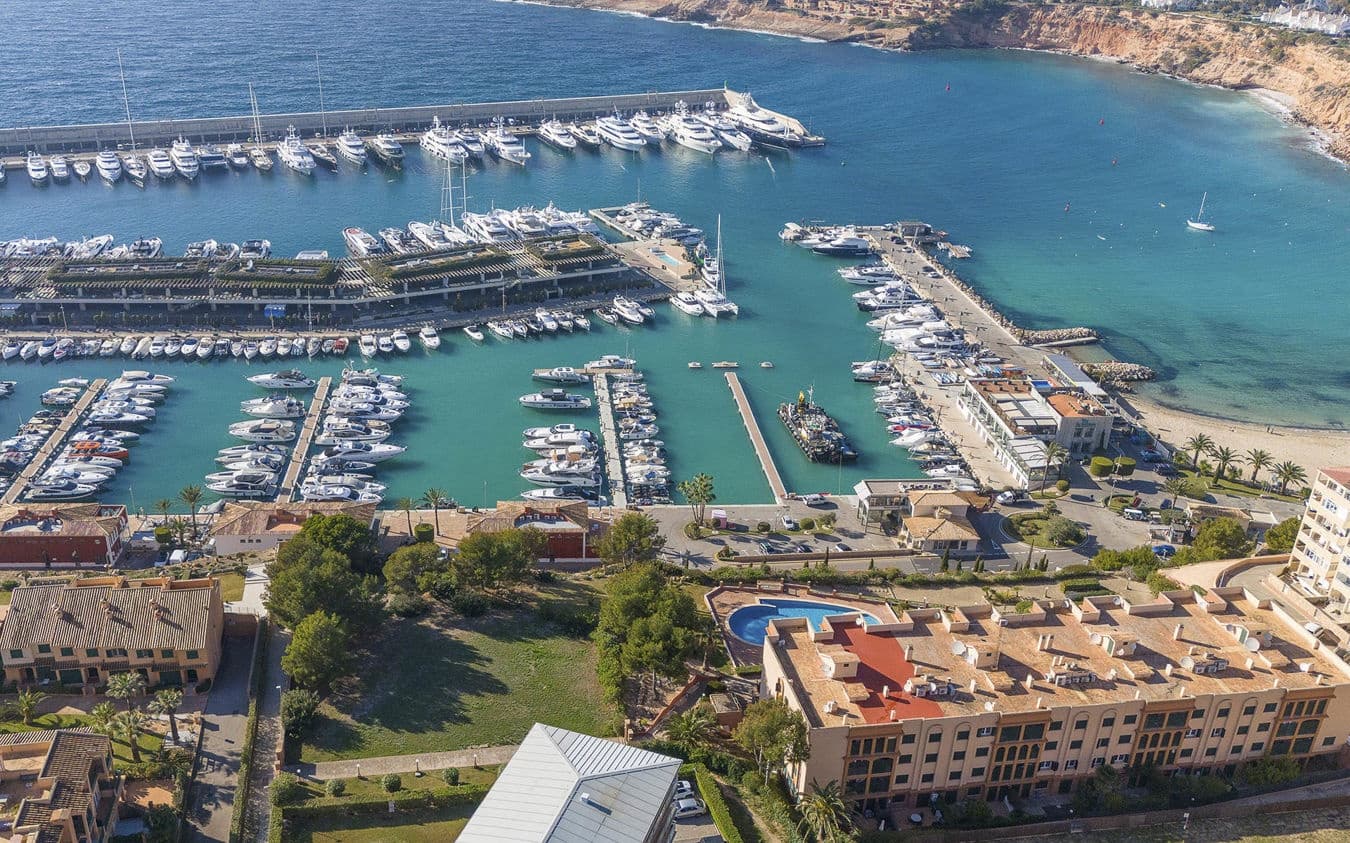 3 makuuhuone Huoneisto myytävänä paikassa El Toro / Port Adriano mukana uima-altaan 
autotalli - 1 250 000 € (Ref: 9445515)